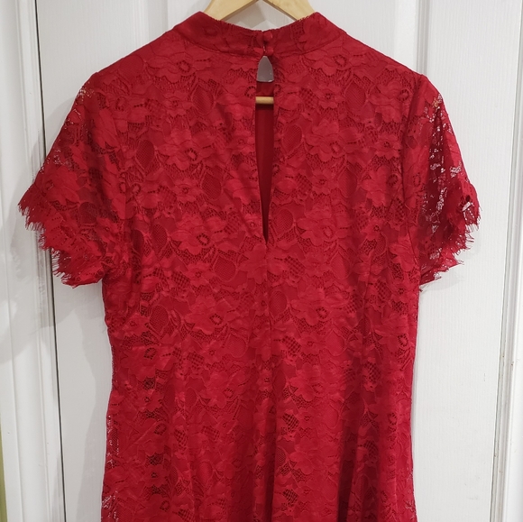 Red mock neck lace dress - Picture 4 of 4